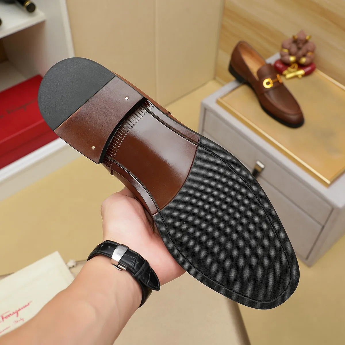 Men's shoes 💰440 Ferragamo [Ferragamo] top imported suit men's shoes 💯Original copy of the official website, product materials: selected imported embossed calfskin + luxury hardware buckle accessories ~ imported water-dyed cow 🐂 leather lining. Strong three-dimensional visual effect, original combination outsole, multiple colors available😘 Size: 39-44 (38.45.46. Customized)